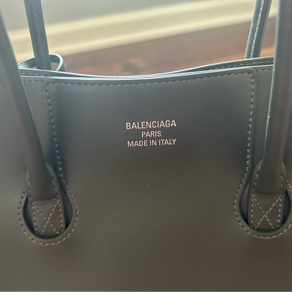 Balenciaga Medium Bel Air Carry All Dark Khaki Leather Tote - Picture 3 of 8